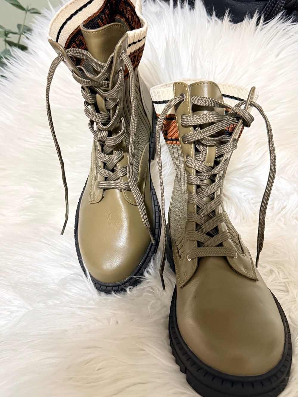 BCBGeneration Tassie Combat Women’s Olive Green Lace-Up Combat Boots 7.5 (38) - Picture 1 of 9